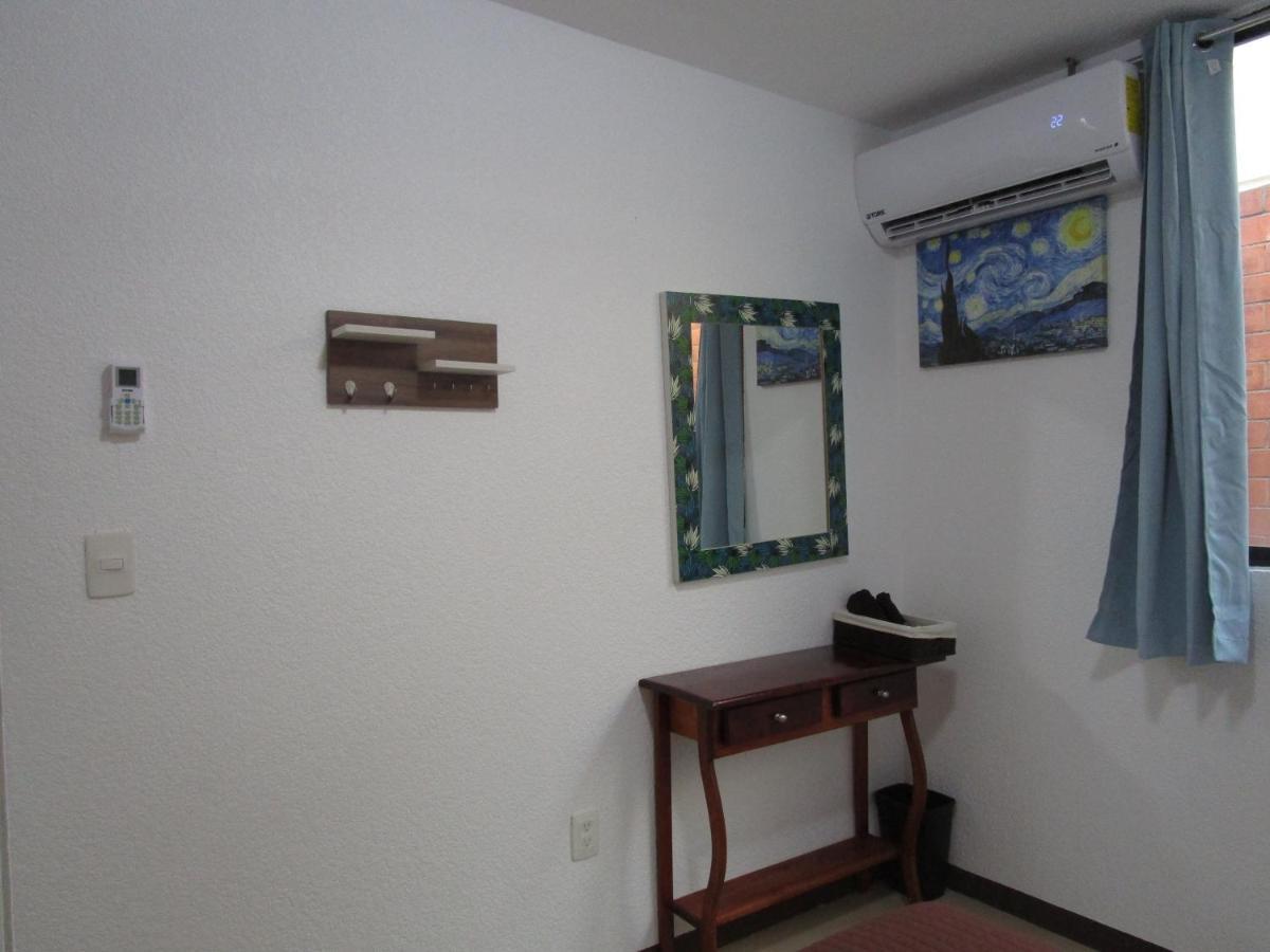 Preciosa Casa Palmera En Cuernavaca Con Alberca, Wifi, Tv Y Cocina Para Fin De Semana, Descanso, Vacaciones O Home Office Emiliano Zapata  Екстериор снимка